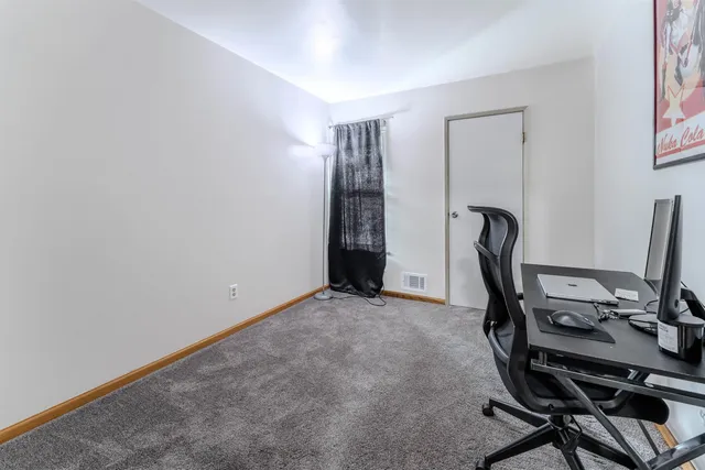 $139,900 | 1422 West 2nd Avenue, Oshkosh, WI 54902