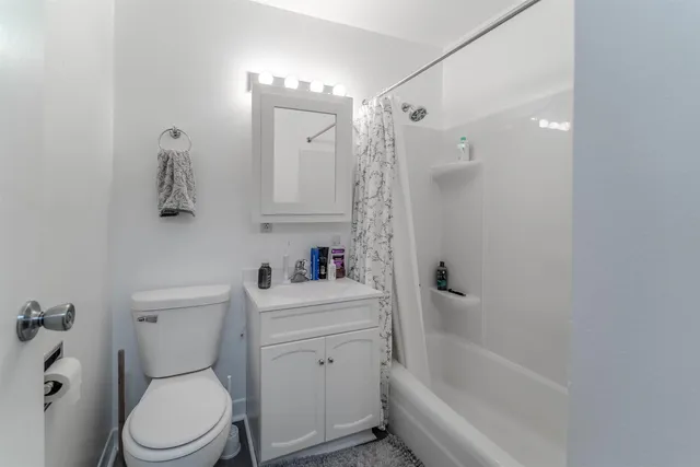 $139,900 | 1422 West 2nd Avenue, Oshkosh, WI 54902