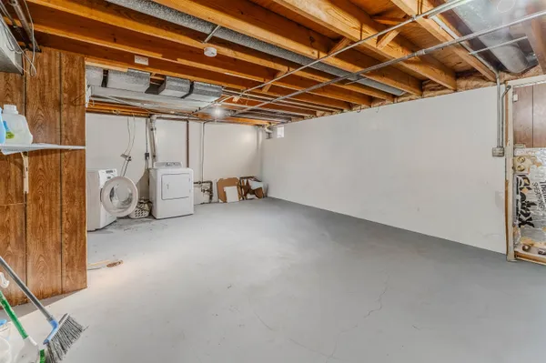 $137,900 | 1422 West 2nd Avenue, Oshkosh, WI 54902