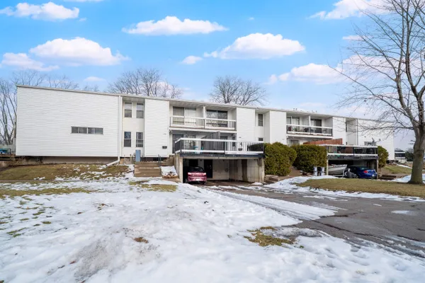 $137,900 | 1422 West 2nd Avenue, Oshkosh, WI 54902