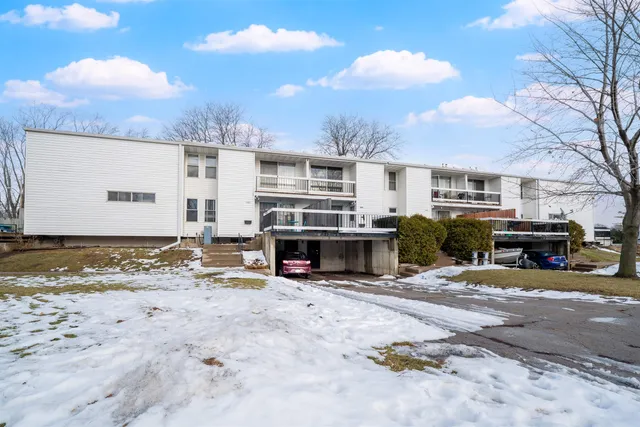 $139,900 | 1422 West 2nd Avenue, Oshkosh, WI 54902