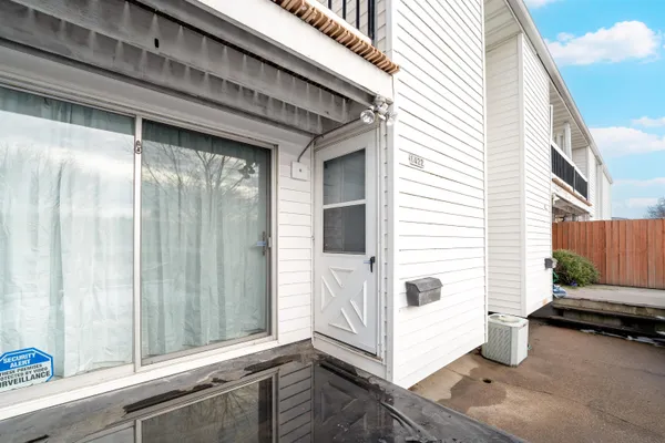 $137,900 | 1422 West 2nd Avenue, Oshkosh, WI 54902