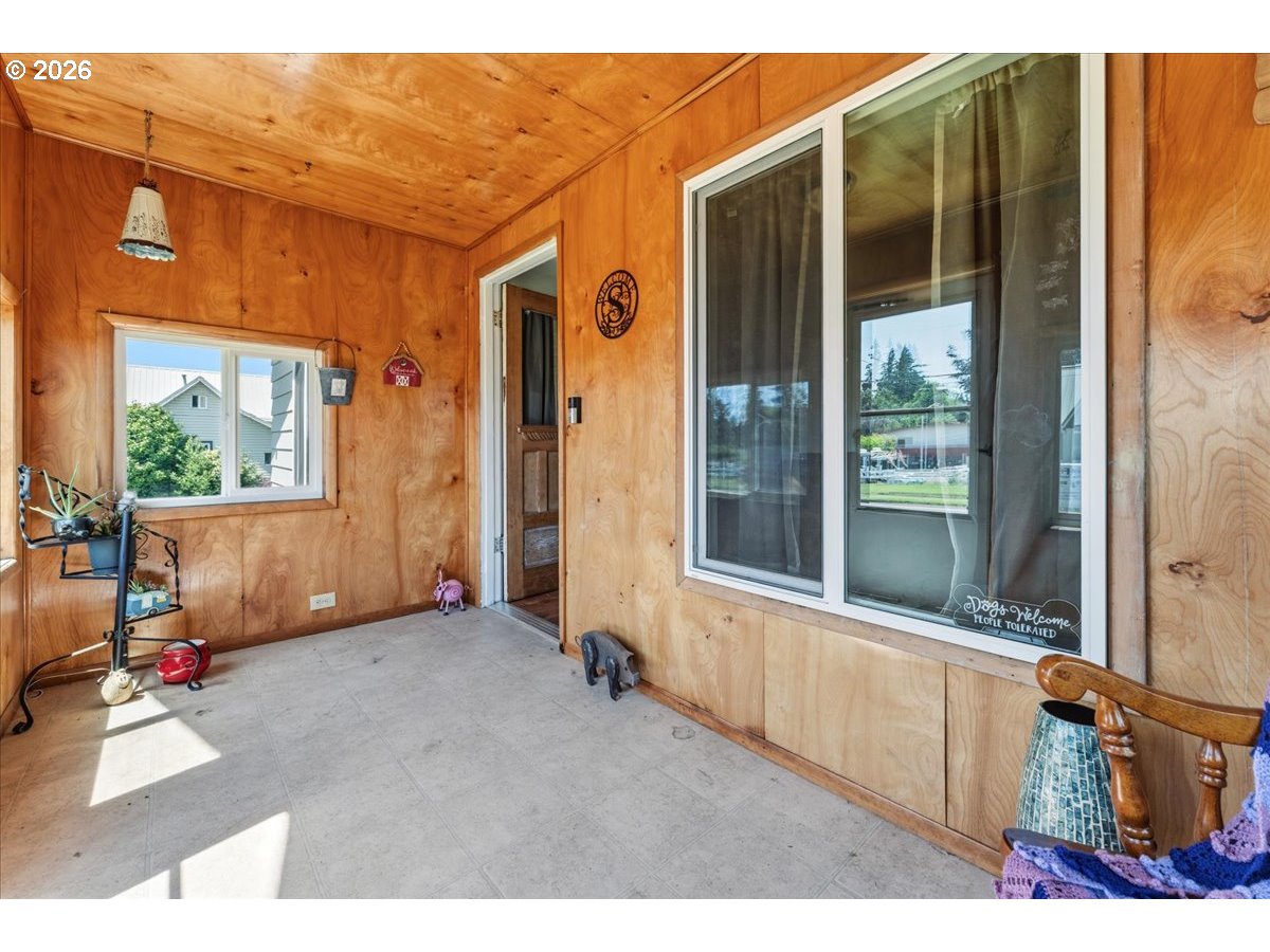 321 West Virginia Street Stayton, OR 97383 - Photo 8 of 33