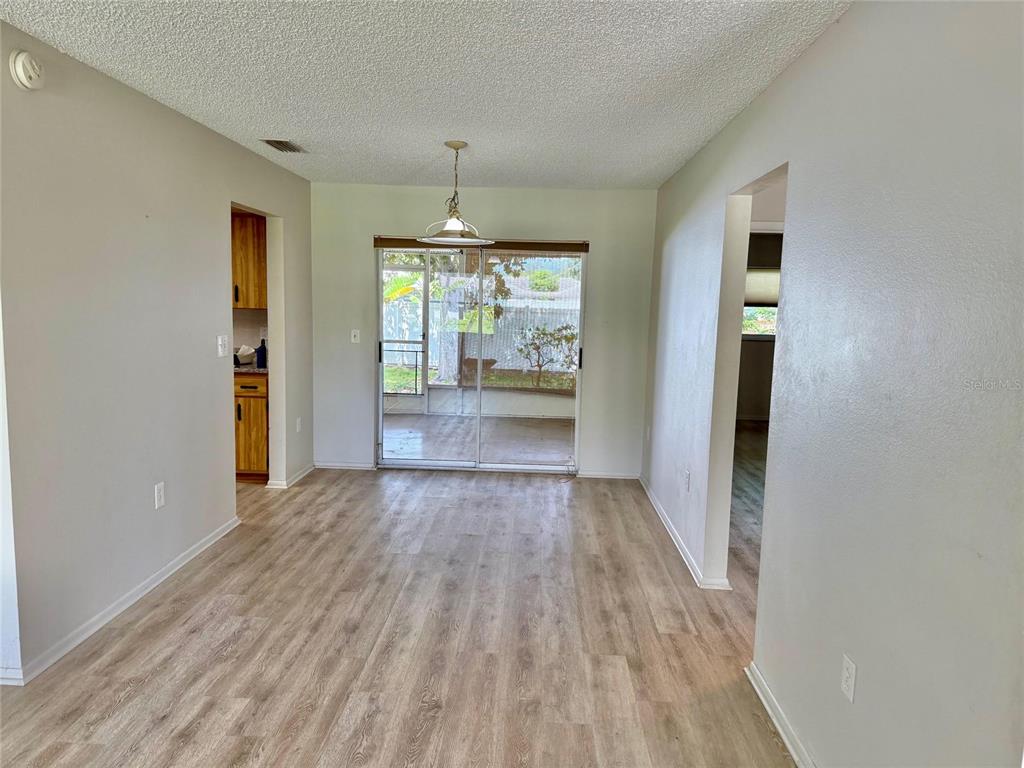 5109 Medalist Road Sarasota, FL 34243 - Photo 5 of 19 Gallery Image 5