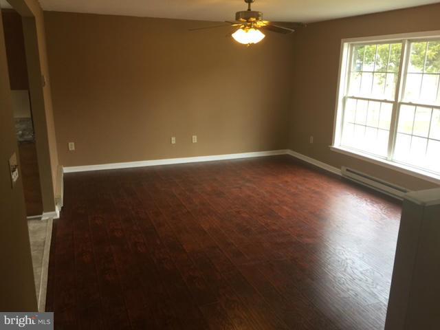 539 Tonys Road Elkton, MD 21921 - Photo 8 of 11 Living Room