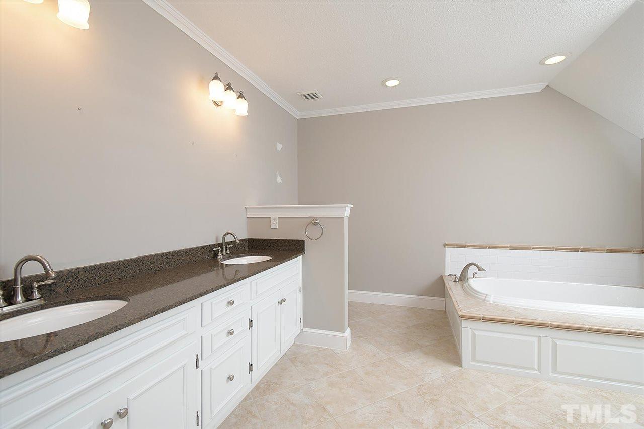 2901 Kenwick Court Raleigh, NC 27613 - Photo 21 of 26