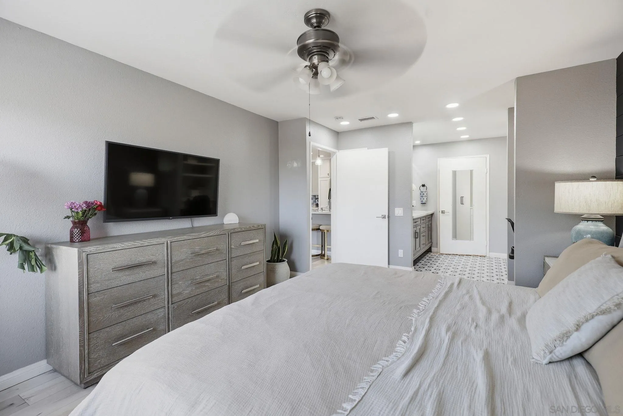 6717 Friars Road, Unit 74 San Diego, CA 92108 - Photo 22 of 36