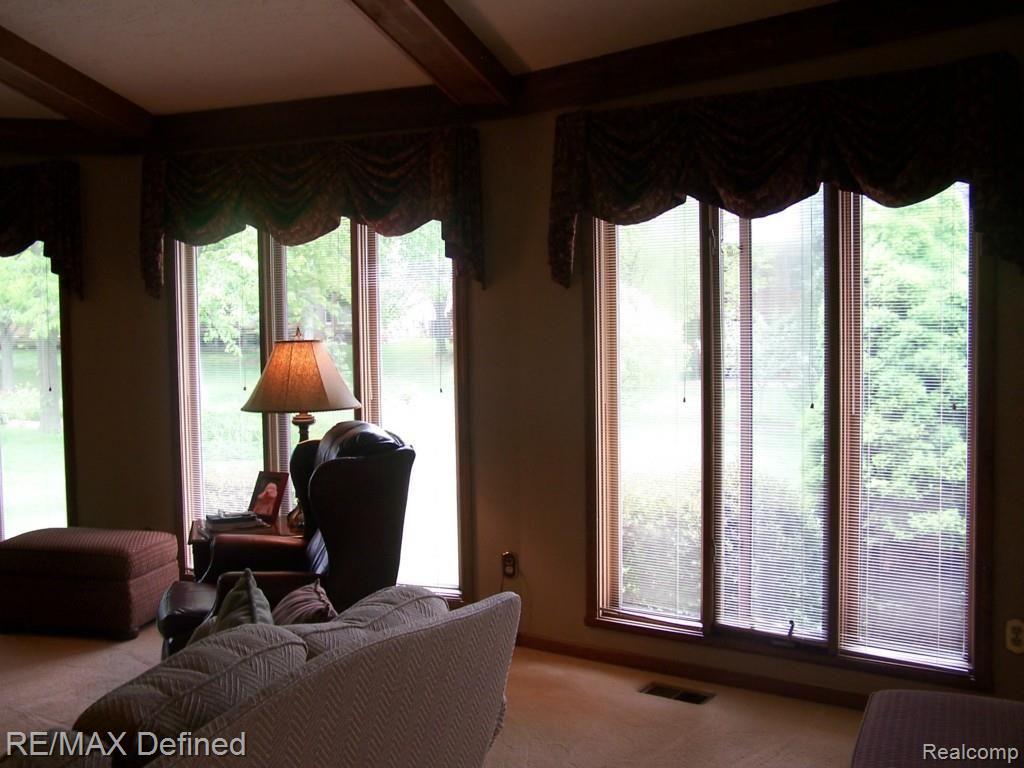 332 Silvervale Drive Rochester, MI 48309 - Photo 8 of 31 2014-05-27 12.31