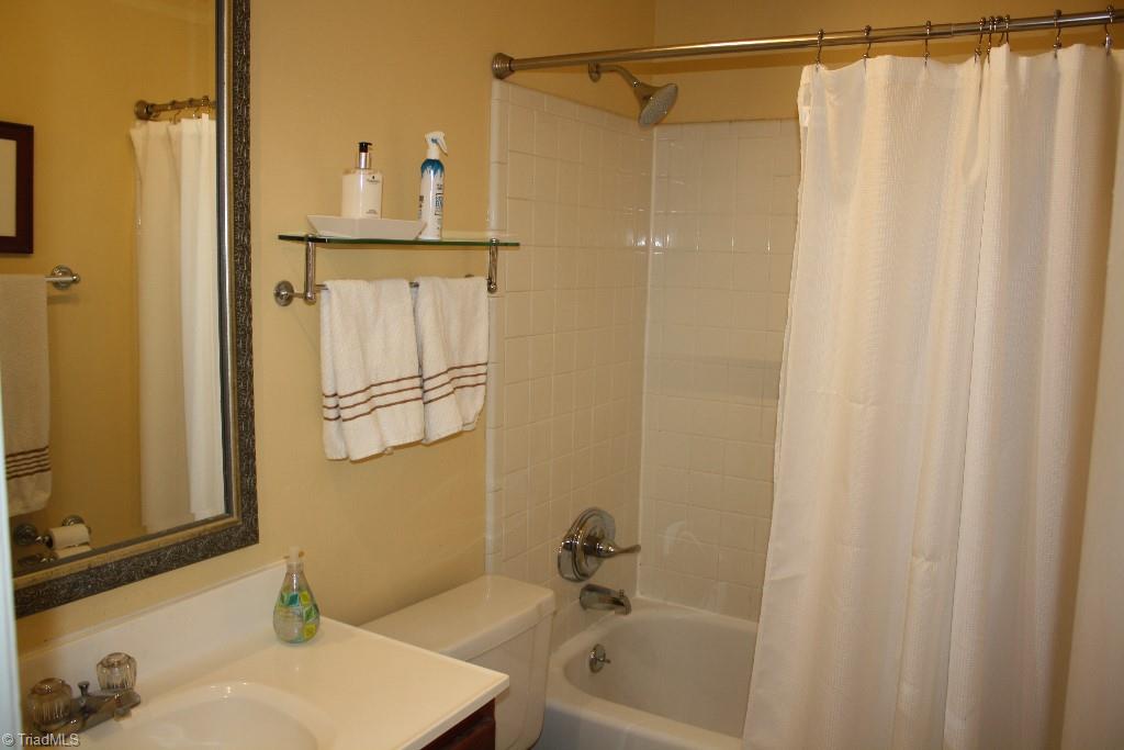3306 Rockingham Road High Point, NC 27265 - Photo 11 of 13 Guest Bath