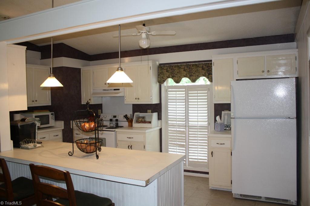 3306 Rockingham Road High Point, NC 27265 - Photo 5 of 13 Kitchen