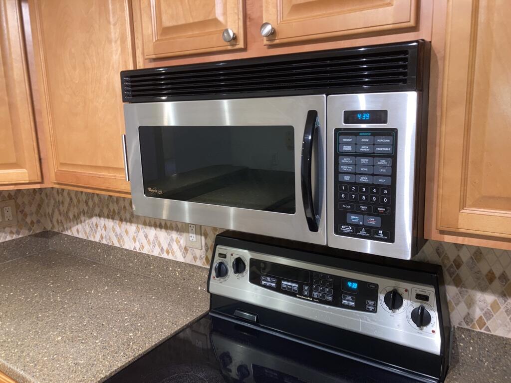 3015 Kirkland Road Northeast Palm Bay, FL 32905 - Photo 5 of 23 Kitchen_1 - 2024-01-17T075016.113