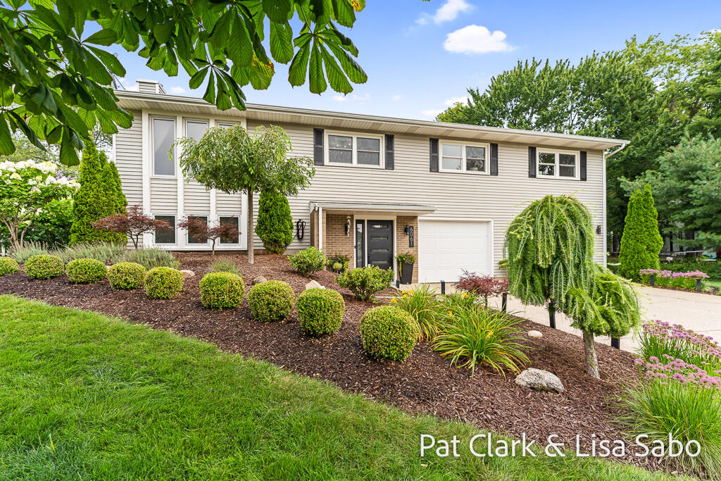 6061 Ridgeview Drive Muskegon, MI 49441 - Photo 4 of 66 6061Ridgeview-3LoRes