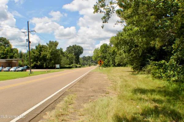 $1,200,000 | Hind Parkway, Byram, MS 39272