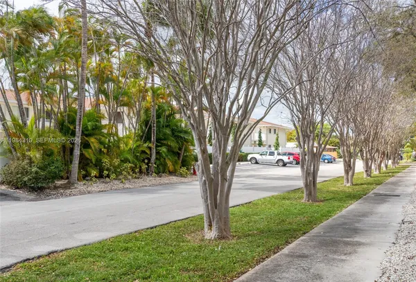 $160,000 | 1872 Northeast 46th Street, Unit D5, Fort Lauderdale, FL 33308