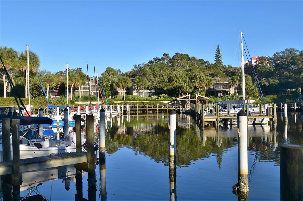 1703 Pelican Cove Road, Unit 356 Sarasota, FL 34231 - Photo 17 of 37