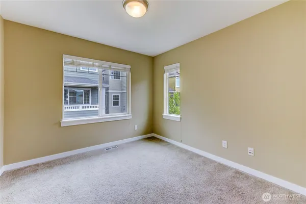 $3,950 | 1765 9th Court Northeast, Issaquah, WA 98029
