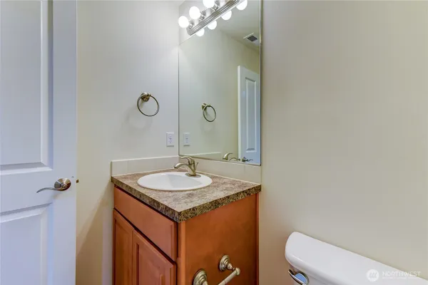 $3,950 | 1765 9th Court Northeast, Issaquah, WA 98029