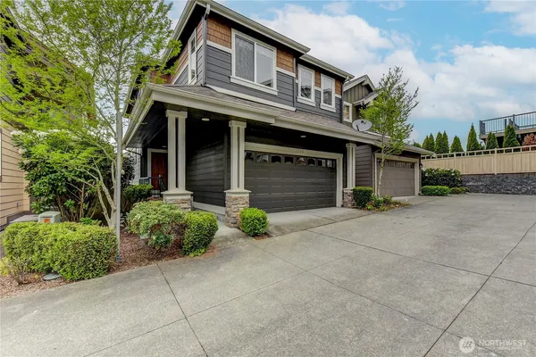 $3,950 | 1765 9th Court Northeast, Issaquah, WA 98029