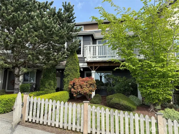 $3,950 | 1765 9th Court Northeast, Issaquah, WA 98029