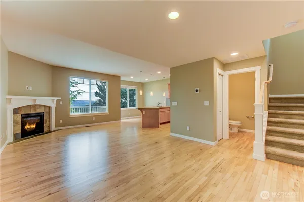$3,950 | 1765 9th Court Northeast, Issaquah, WA 98029