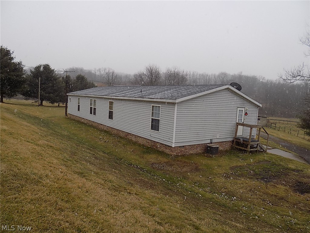 166 Aster Road Carrollton, OH 44615 - Photo 2 of 29 Gallery Image 2