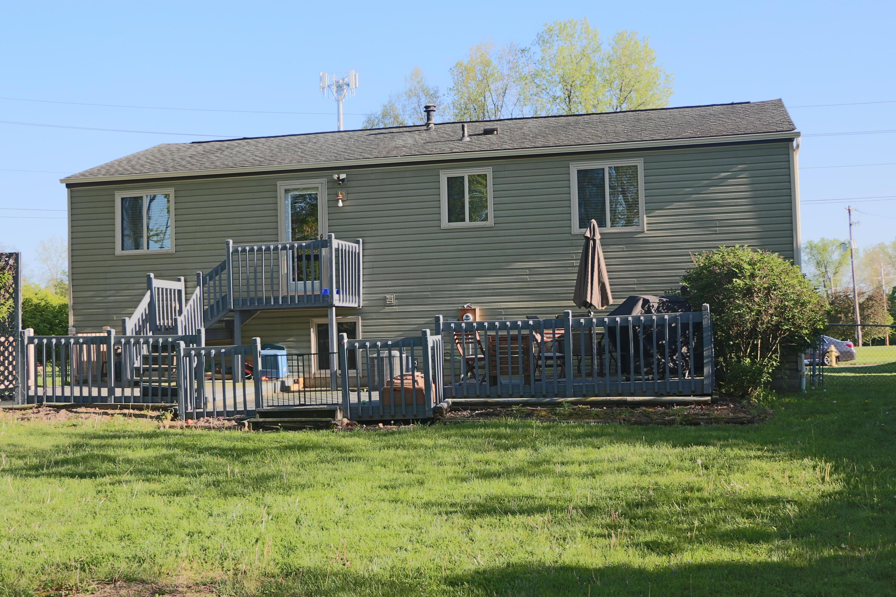 7200 Rodebaugh Road Reynoldsburg, OH 43068 - Photo 31 of 38 Rear elevation