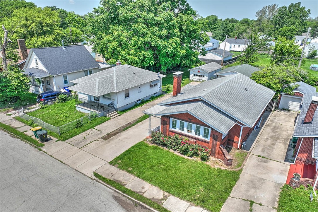 1344 East Riverside Avenue Decatur, IL 62521 - Photo 4 of 29