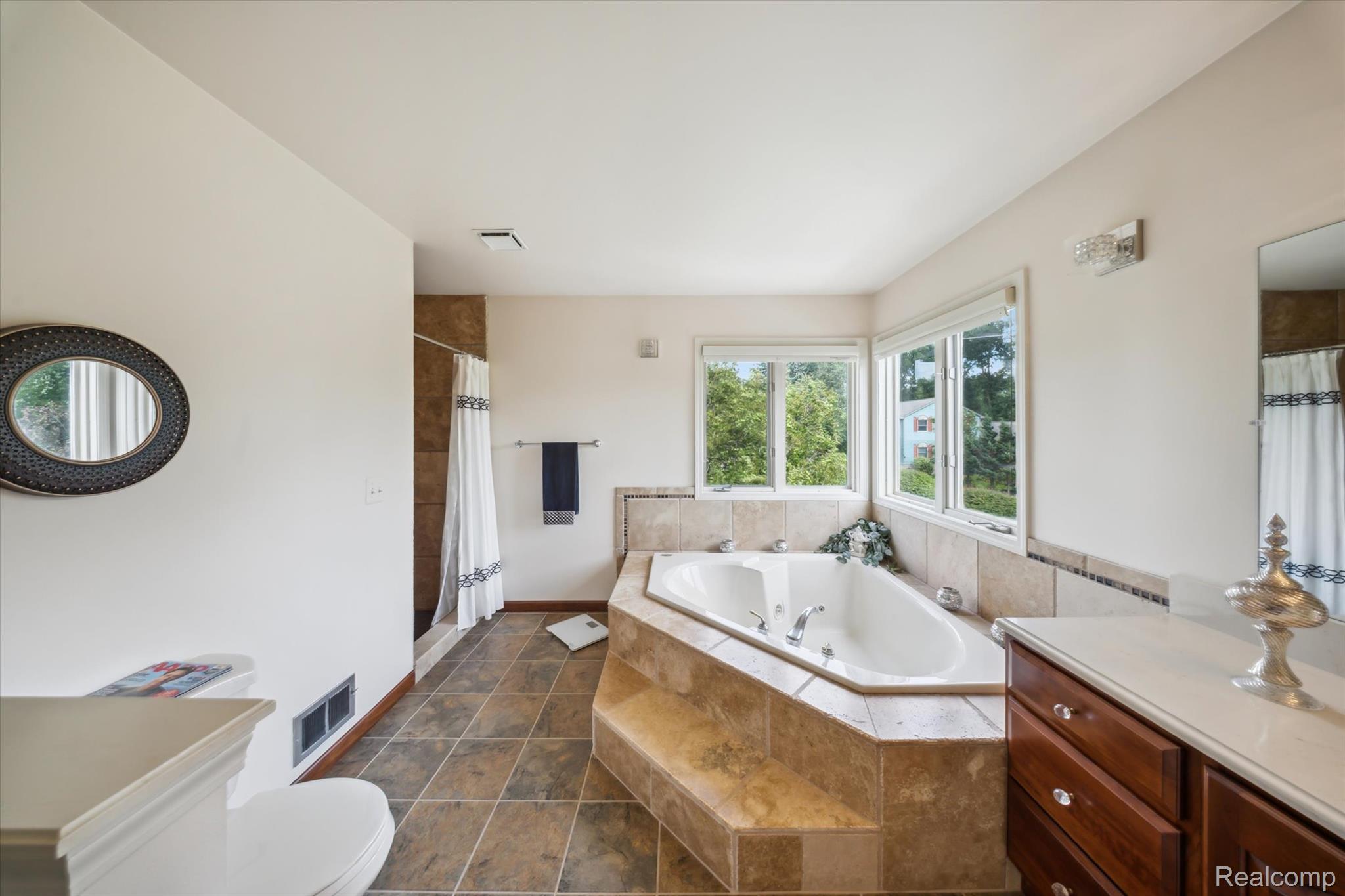 56764 Jewell Road Utica, MI 48315 - Photo 25 of 54 27-56764-Jewell-Rd-Shelby-Township-MI-48315-WindowStill-15.jpg