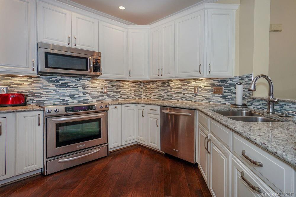 1331 Torrence Circle, Unit 1331 Davidson, NC 28036 - Photo 3 of 31