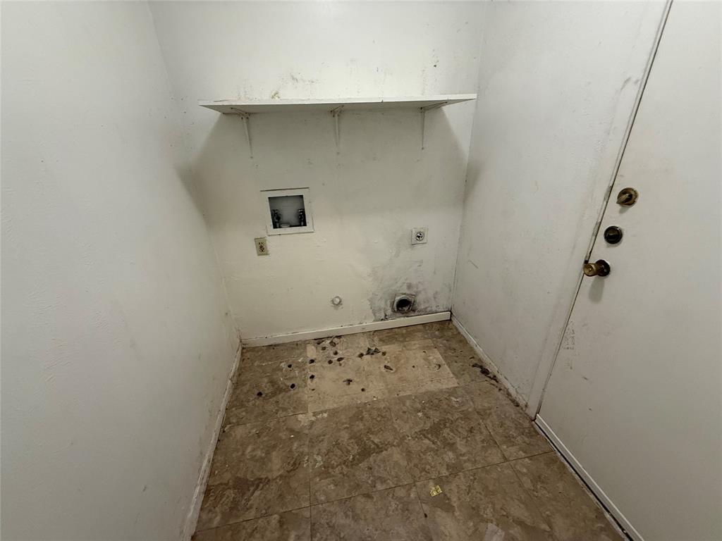 1334 Rutherford Drive Mesquite, TX 75149 - Photo 10 of 22 a view of a small room