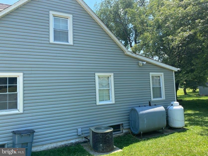 6748 Freetown Road Columbia, MD 21044 - Photo 5 of 32 SIDE OF HOME
