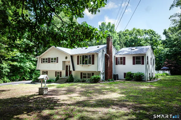 $599,900 | 8 Old Towantic Road, Oxford, CT 06478