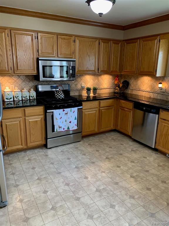 48606 Tilch Road Macomb, MI 48044 - Photo 10 of 50