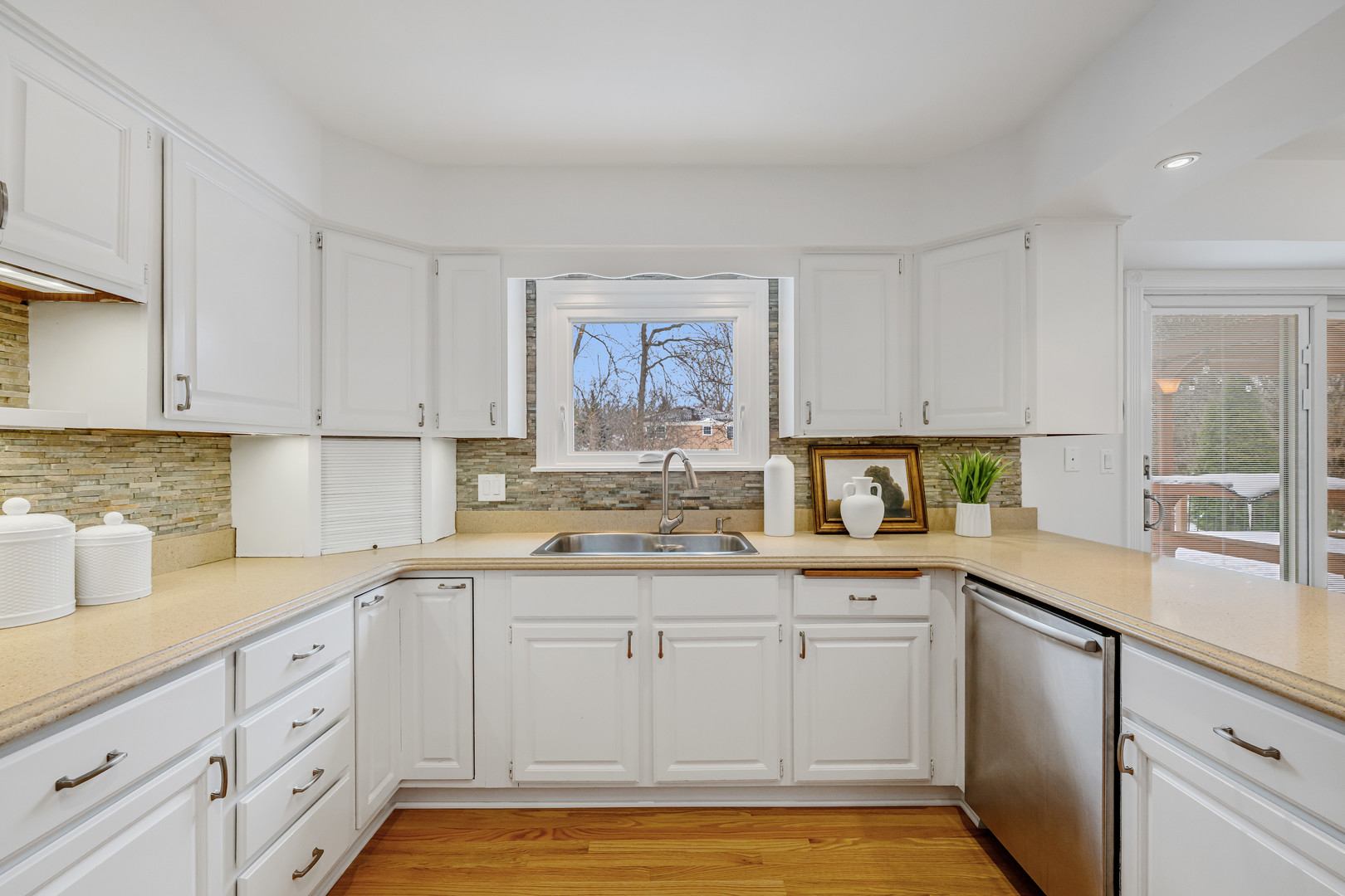 41 Canterbury Road Lincolnshire, IL 60069 - Photo 11 of 46