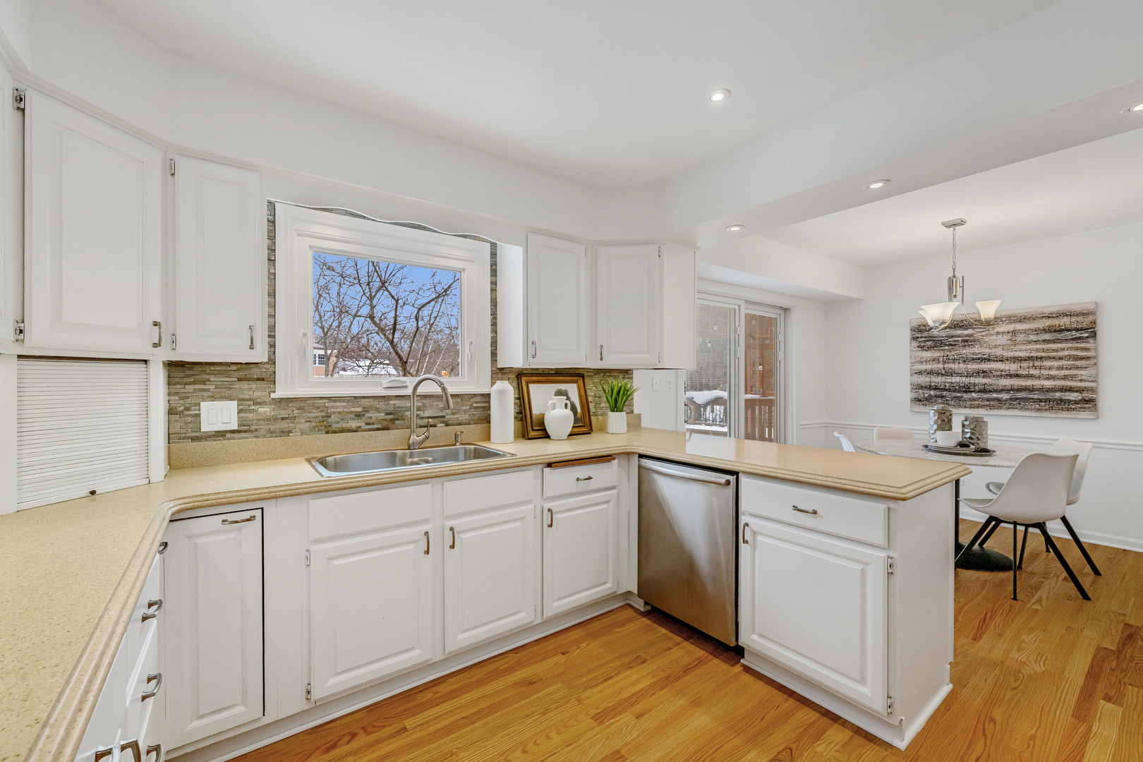 41 Canterbury Road Lincolnshire, IL 60069 - Photo 13 of 46