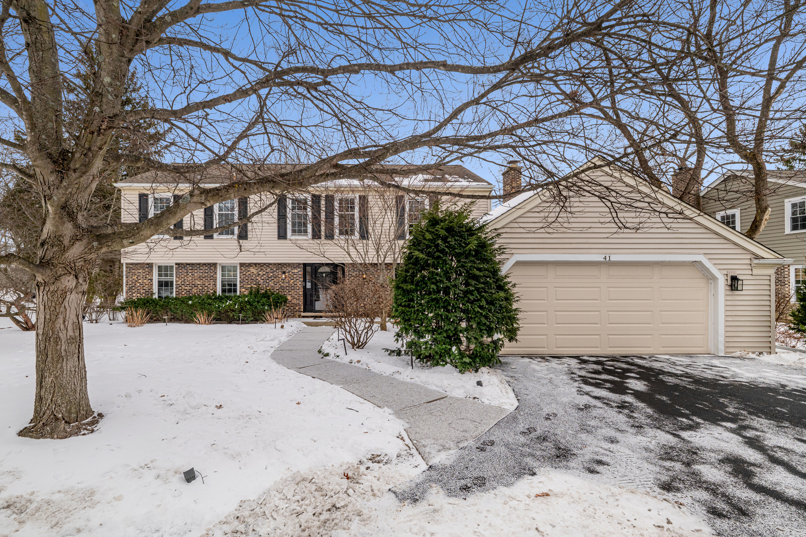 41 Canterbury Road Lincolnshire, IL 60069 - Photo 2 of 46