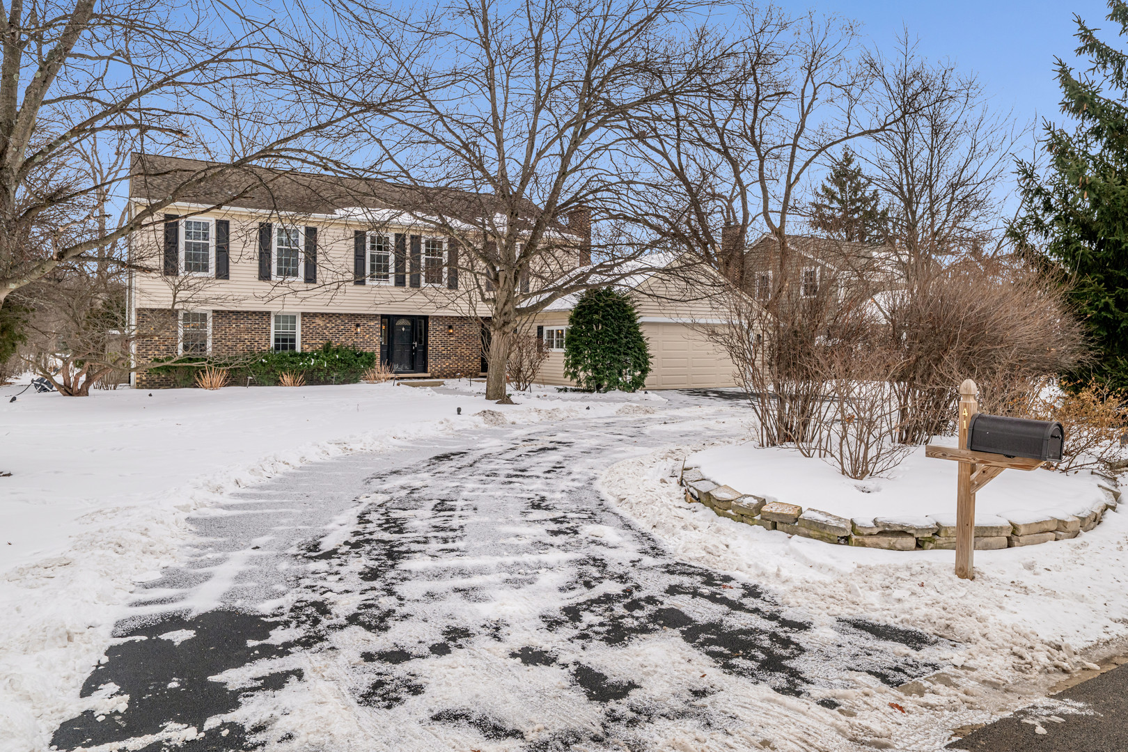 41 Canterbury Road Lincolnshire, IL 60069 - Photo 3 of 46