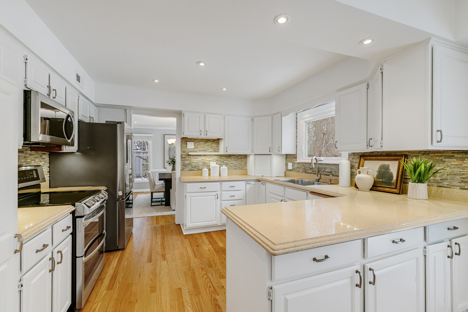 41 Canterbury Road Lincolnshire, IL 60069 - Photo 10 of 46