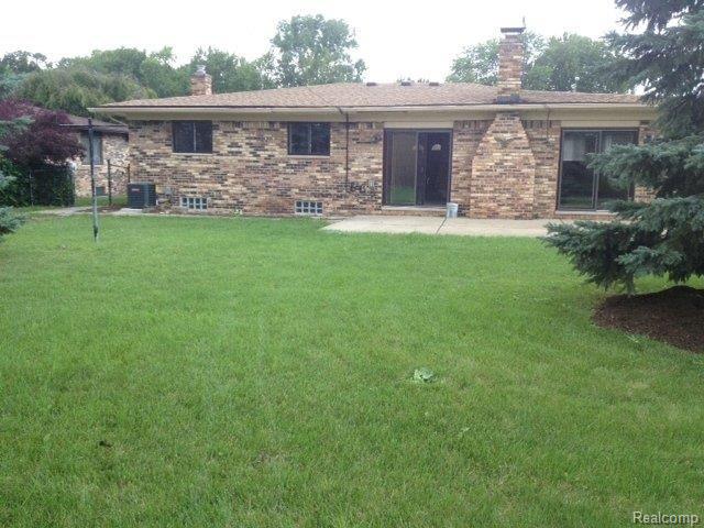 11398 Common Road Warren, MI 48093 - Photo 20 of 21 COM 18.JPG