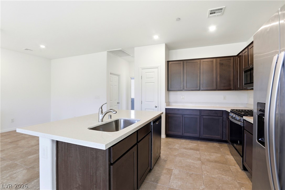 461 Ylang Place Henderson, NV 89015 - Photo 20 of 35 Kitchen