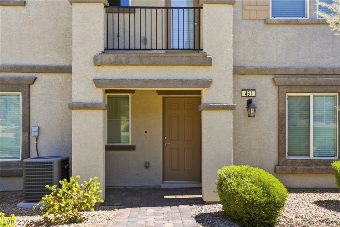 461 Ylang Place Henderson, NV 89015 - Photo 5 of 35 Head inside!