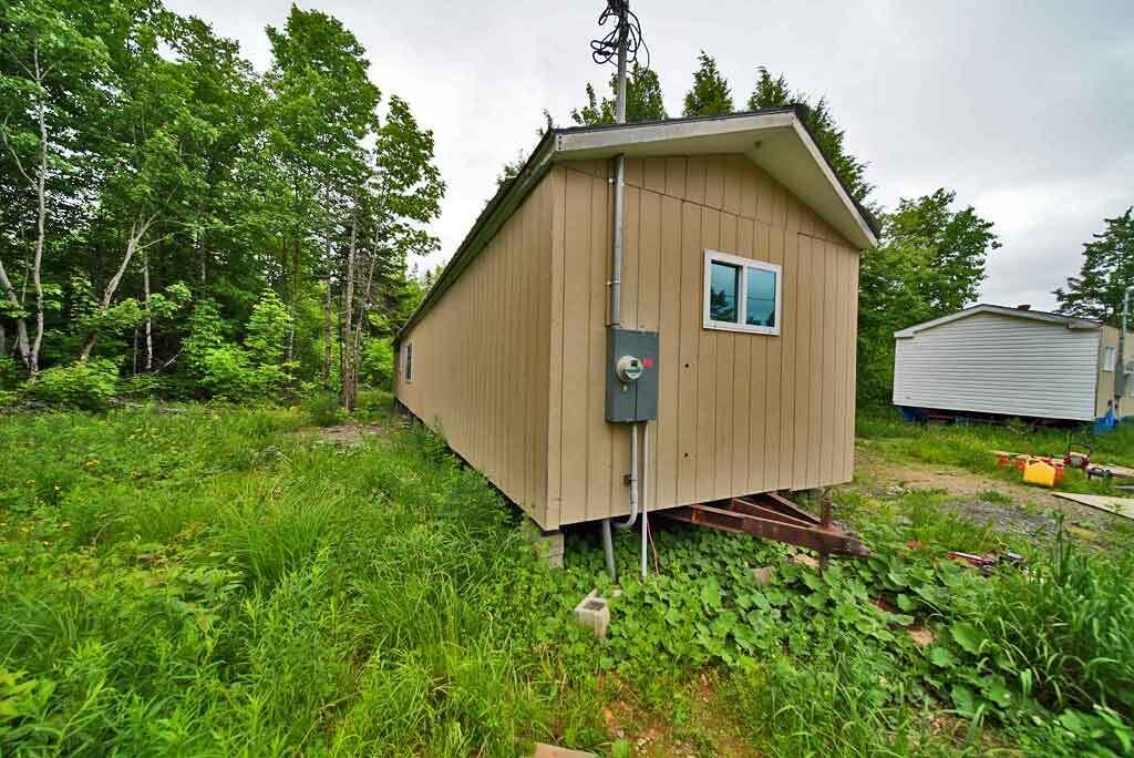 823 Highway 1 Amity, ME 04471 - Photo 20 of 68 older-mobile-home-maine-lan