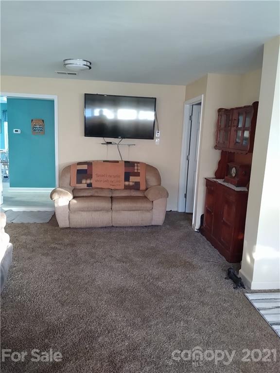 1808 Tom Joye Road Clover, SC 29710 - Photo 2 of 19 Gallery Image 2