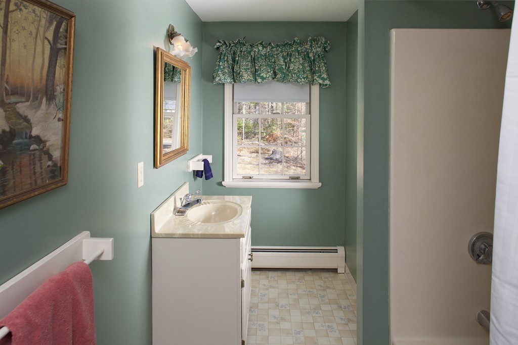 82 Ring Road Plympton, MA 02367 - Photo 6 of 13 Gallery Image 6