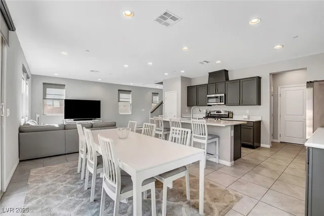 $629,900 | 15 Santo Mio Court, Henderson, NV 89011