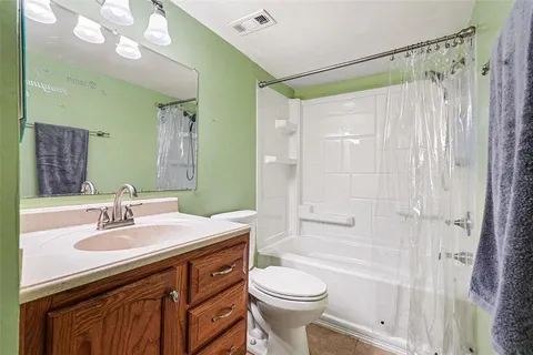 $184,900 | 303 Tarpon Point, Tarpon Springs, FL 34689