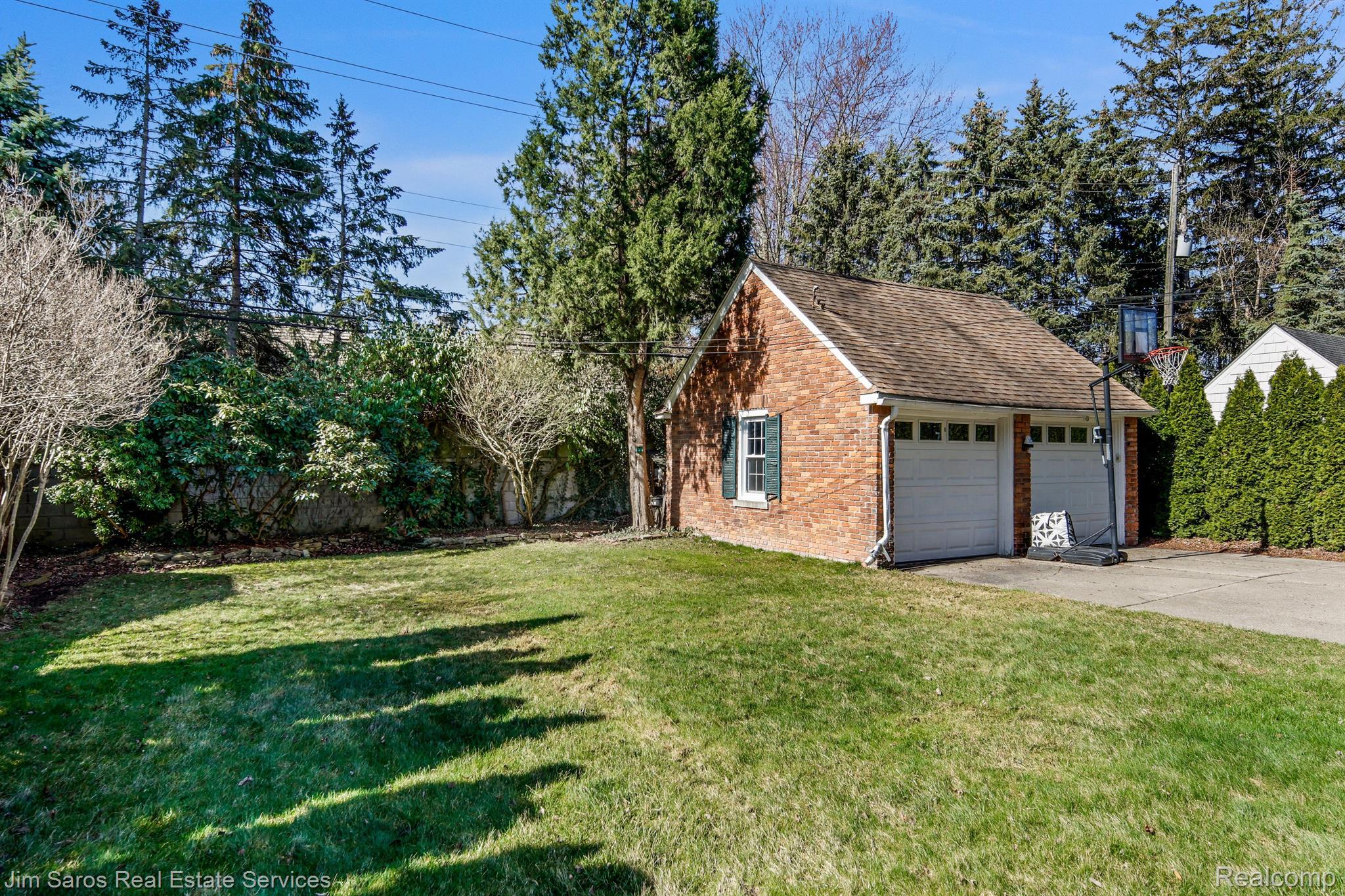77 Moran Road Grosse Pointe, MI 48236 - Photo 33 of 36 Gallery Image 33