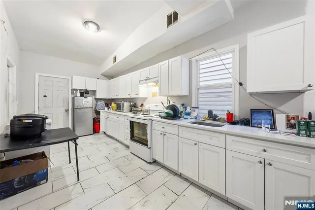 $625,000 | 152 South 10th Street, Newark, NJ 07107