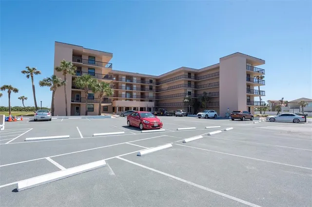 $235,000 | 3370 Ocean Shore Boulevard, Unit 4060, Ormond Beach, FL 32176