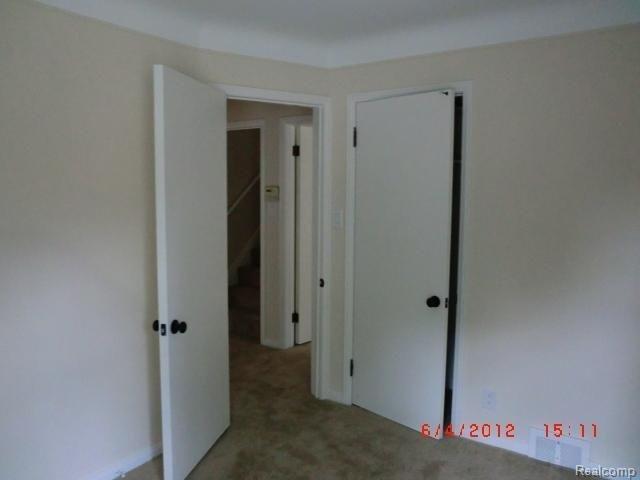 351 Moross Road Grosse Pointe, MI 48236 - Photo 5 of 9 CIMG8736.JPG